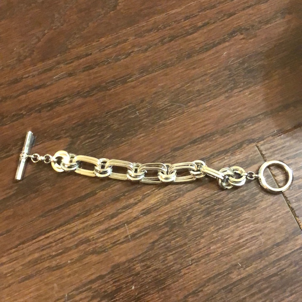 Ellen Tracy toggle bracelet